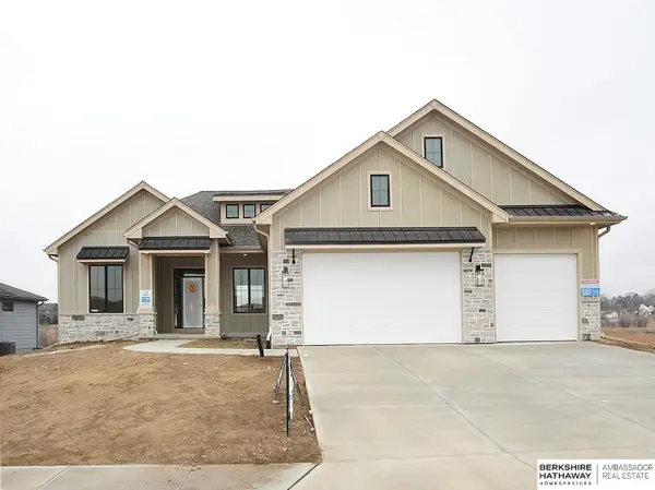 9956 S 118th Street, Papillion, NE 68046