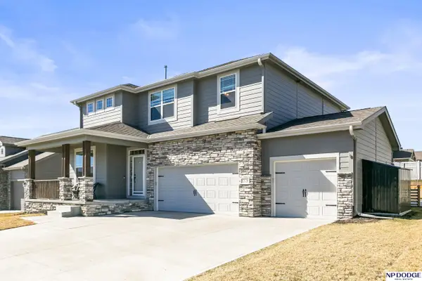 12126 S 209 Avenue, Gretna, NE 68028