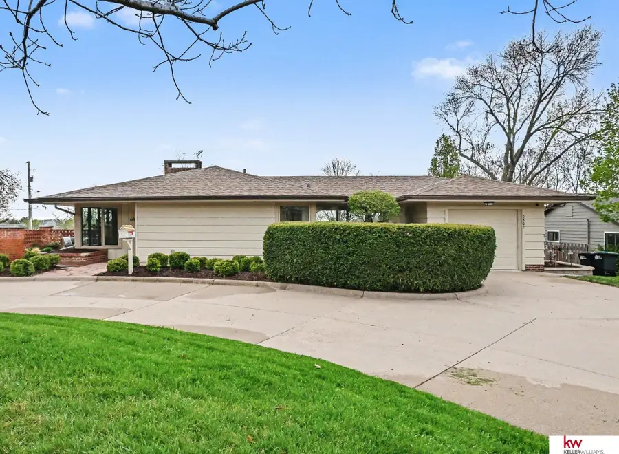 6802 Burt Street, Omaha, NE 68132 - #2