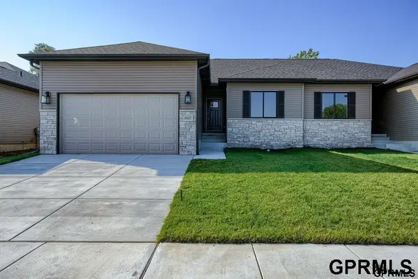 9471 Linwood Place, Lincoln, NE 68505