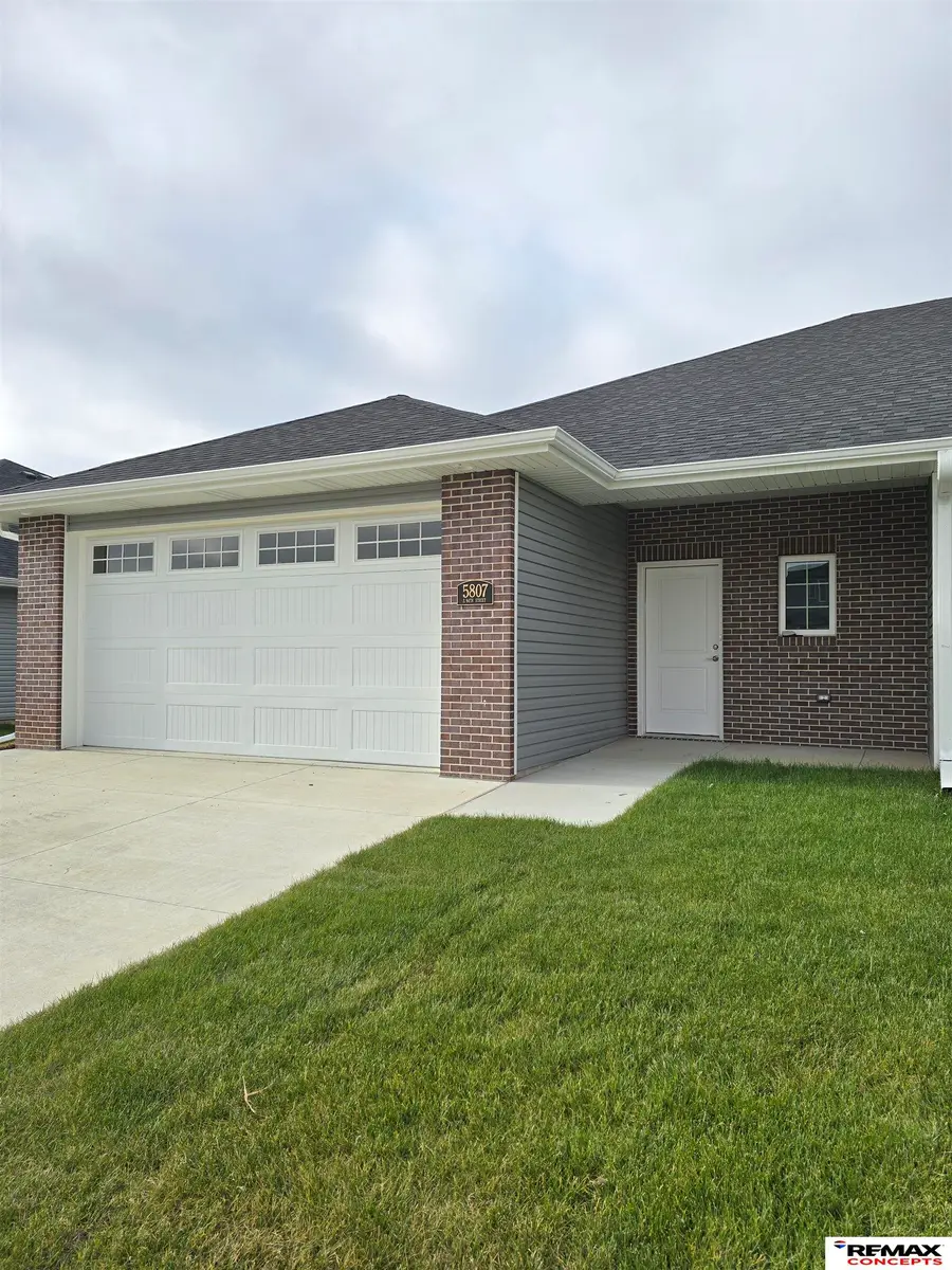 5807 S 94th Street, Lincoln, NE 68526 - #2