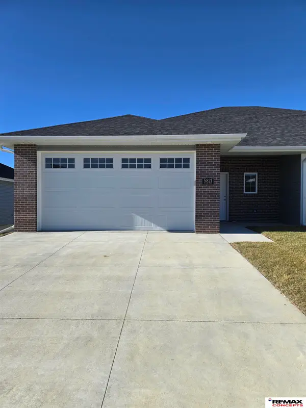 5821 S 94th Street, Lincoln, NE 68526