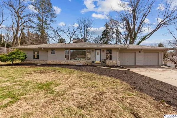 10319 Woodridge Lane, Omaha, NE 68124