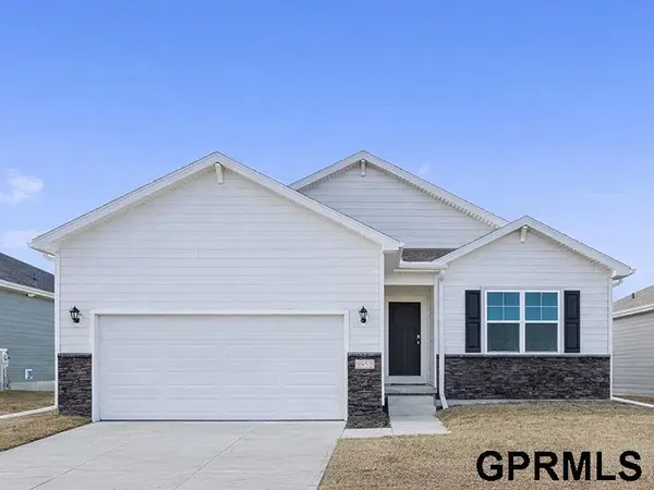 6678 Bluebell Street, Papillion, NE 68133