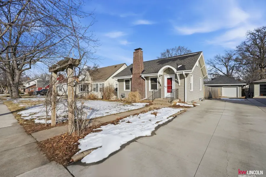 3826 Washington Street, Lincoln, NE 68506 - #2
