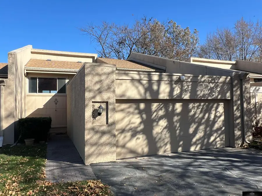 2909 S 160 Plaza, Omaha, NE 68130 - #2