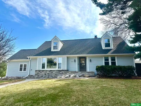 7801 Hickory Circle, Omaha, NE 68124