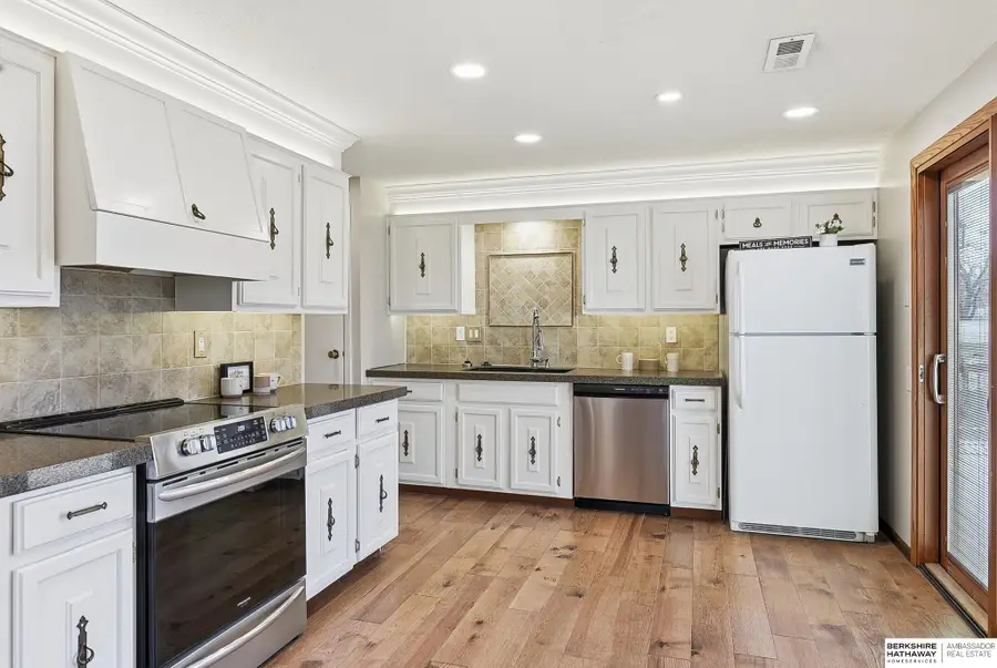 5914 S 152 Street, Omaha, NE 68137 - #2