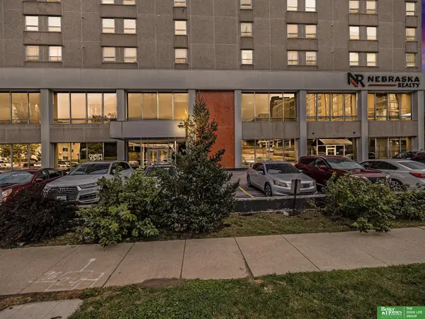 105 N 31 Avenue #702, Omaha, NE 68131