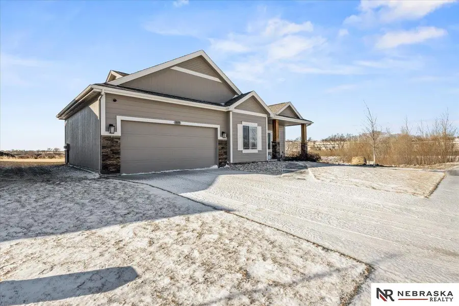 18135 Camden Avenue, Elkhorn, NE 68022 - #3
