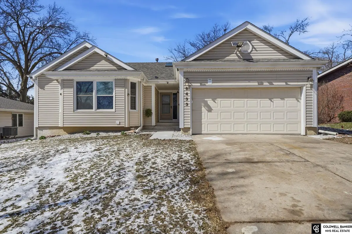 6433 Thunderbird Circle, Lincoln, NE 68512 - #1