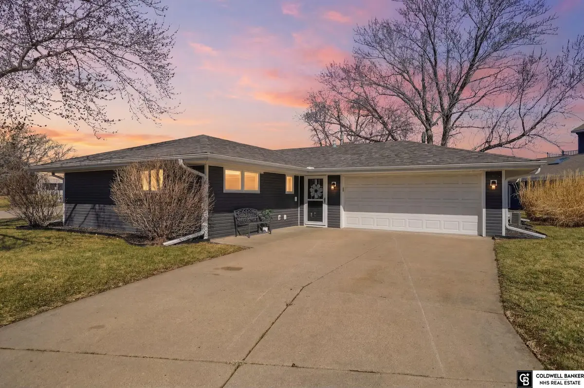 762 W Lakeshore Drive, Lincoln, NE 68528 - #1