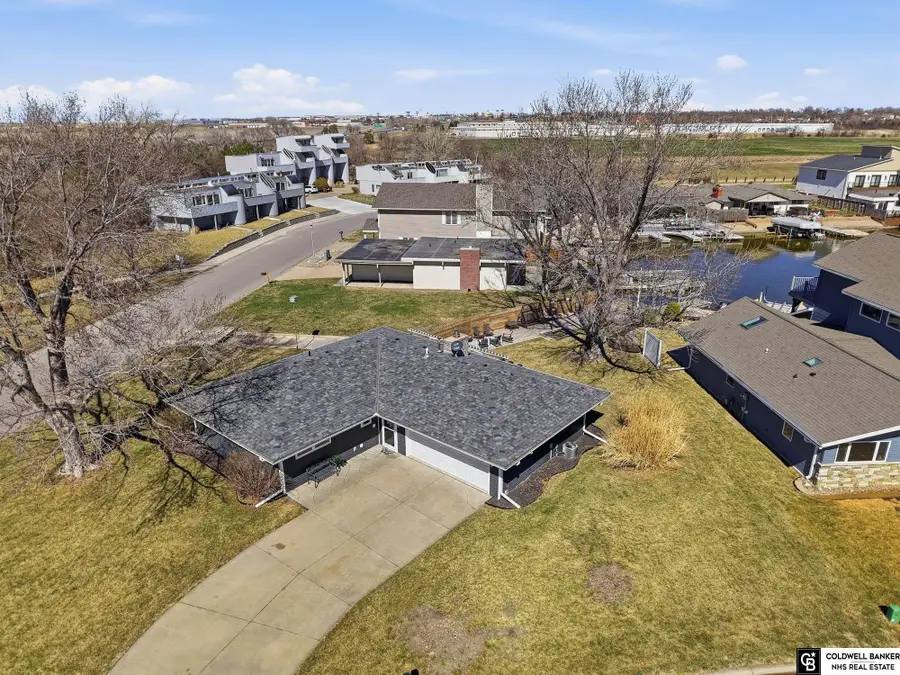 762 W Lakeshore Drive, Lincoln, NE 68528 - #2