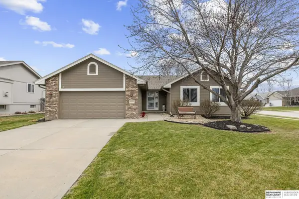 12615 S 218th Avenue, Gretna, NE 68028