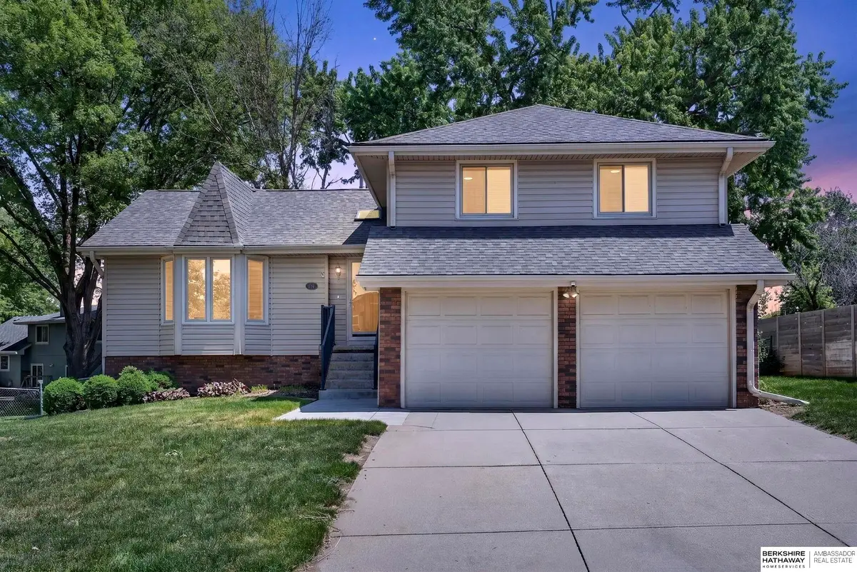819 Tara Road, Papillion, NE 68046 - #1