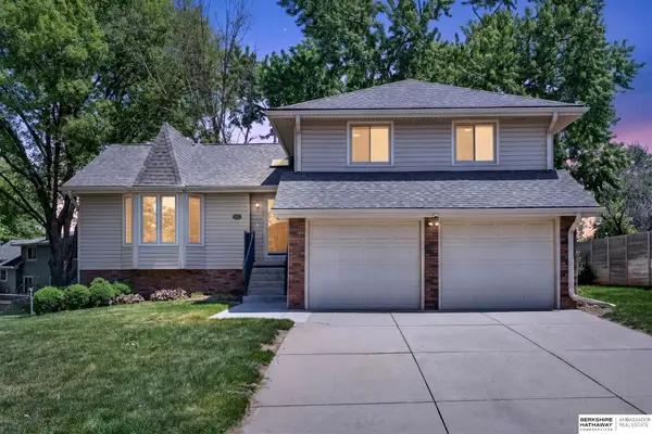 819 Tara Road, Papillion, NE 68046