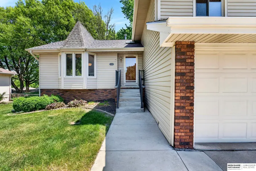 819 Tara Road, Papillion, NE 68046 - #3