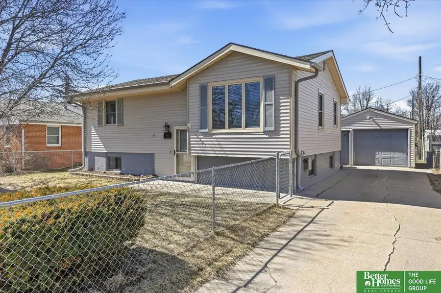 4004 N 13 Street, Carter Lake, IA 51510 - #3