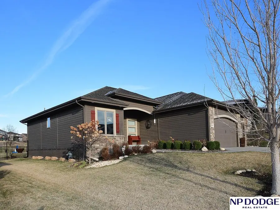 8220 N 123 Street, Omaha, NE 68142 - #2