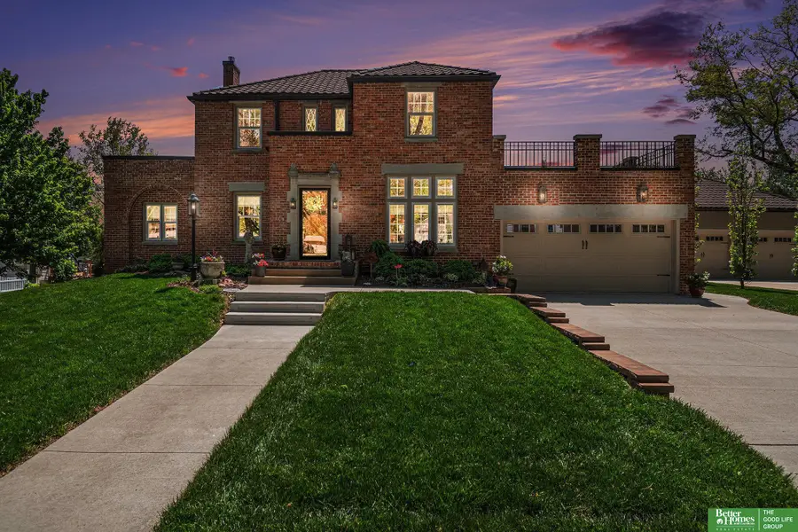 1020 E Valley Street, Red Oak, IA 51566 - #2