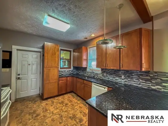 4140 V Street, Omaha, NE 68107 - #3