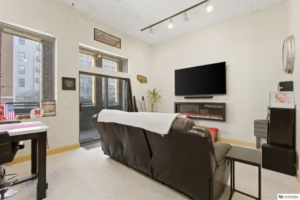 902 Dodge Street #203, Omaha, NE 68102