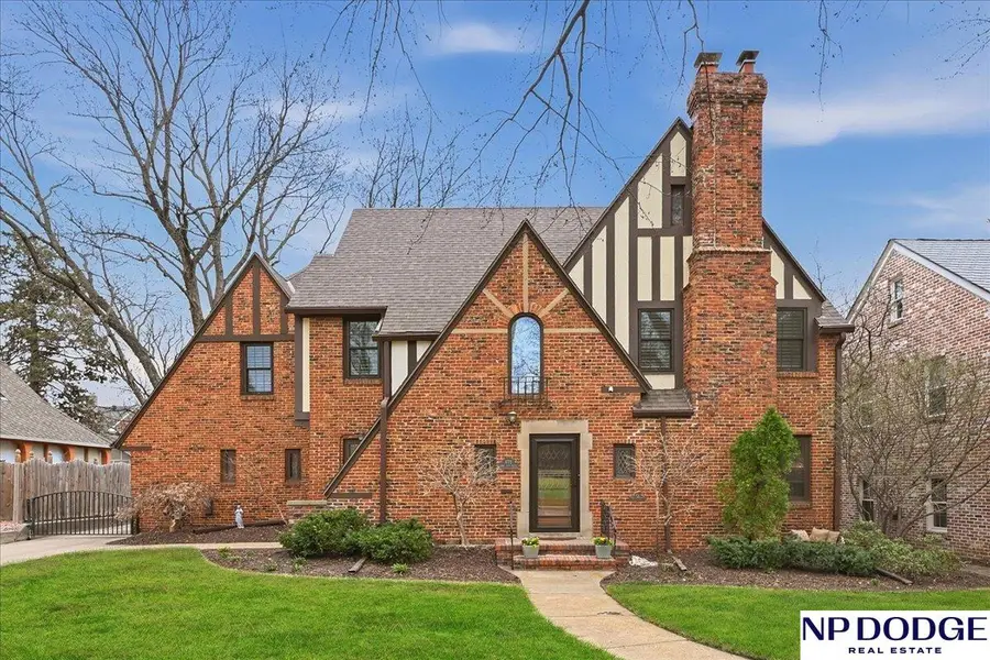 673 N 57 Street, Omaha, NE 68132 - #2