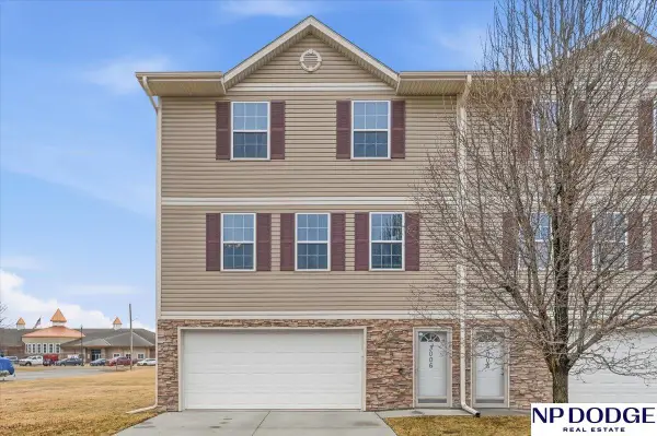 3006 Nakoma Lane, Carter Lake, IA 51510