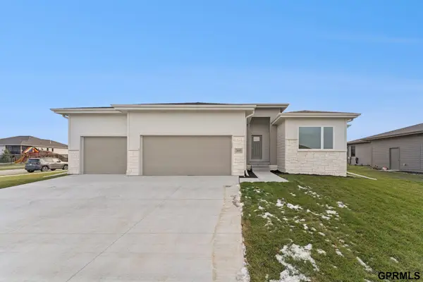 11016 S 222 Street, Gretna, NE 68028