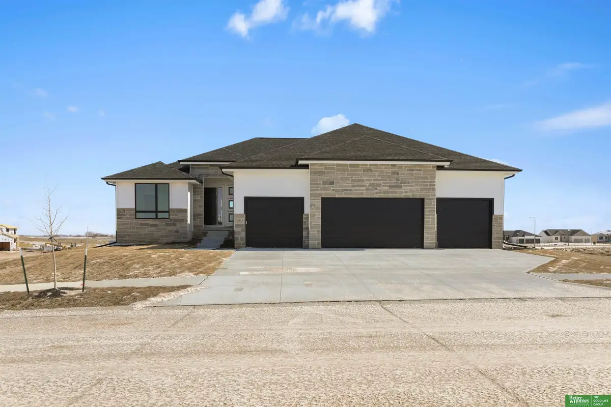 5813 N 197th Avenue, Elkhorn, NE 68022 - #1