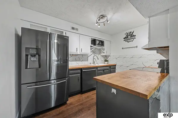 12025 Pierce Plaza #324, Omaha, NE 68144