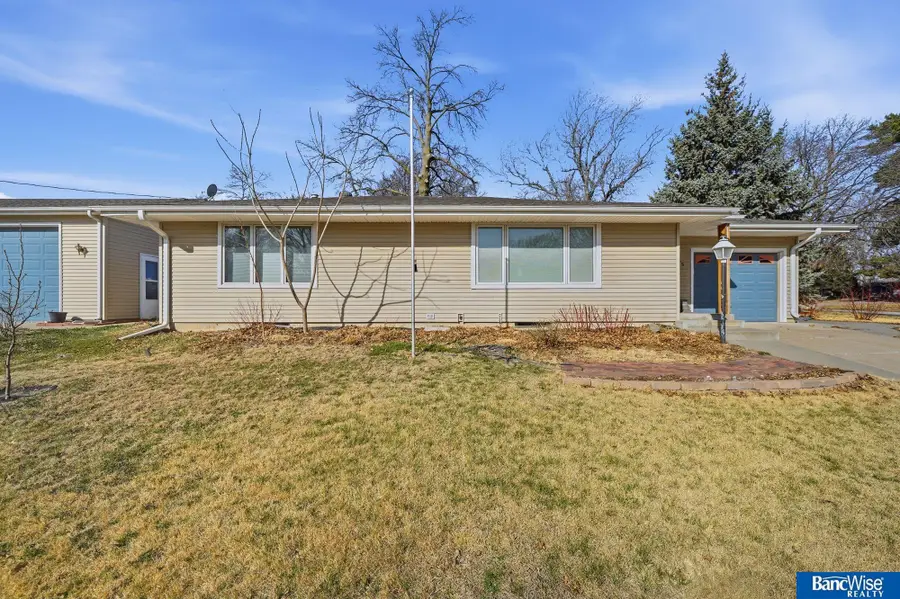 665 Sumner Street, Lincoln, NE 68502 - #2