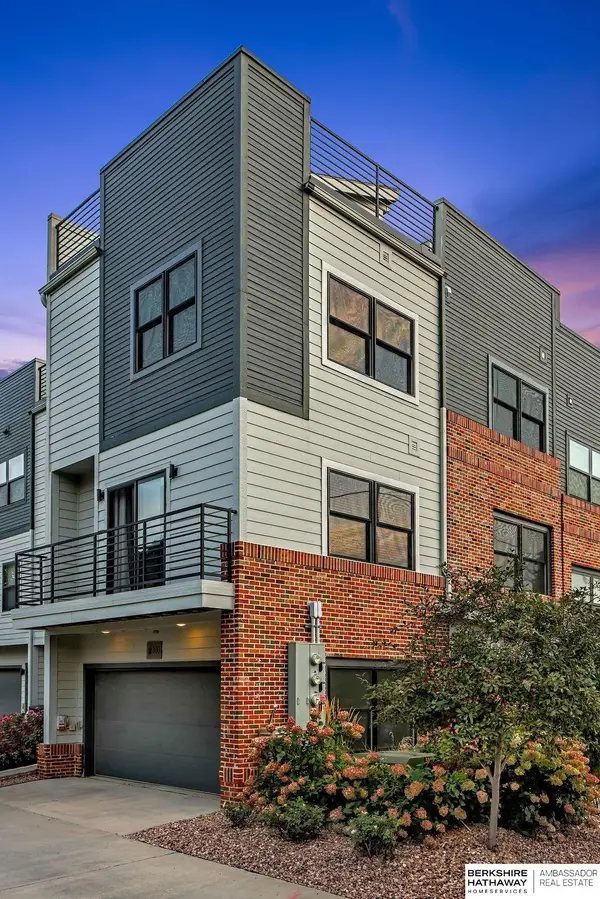 3130 Mayberry Court, Omaha, NE 68105