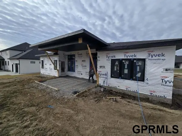 9160 Hillcrest Trail, Lincoln, NE 68510