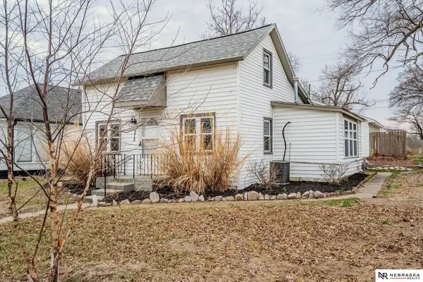 215 W Gardiner Street, Valley, NE 68064