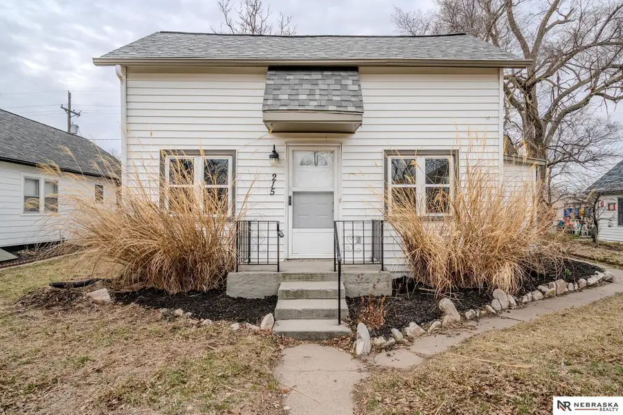 215 W Gardiner Street, Valley, NE 68064 - #2