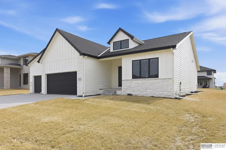 21149 Hartman Avenue, Elkhorn, NE 68022 - #2