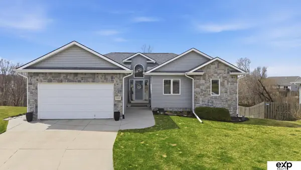 11833 S 210th Circle, Gretna, NE 68028