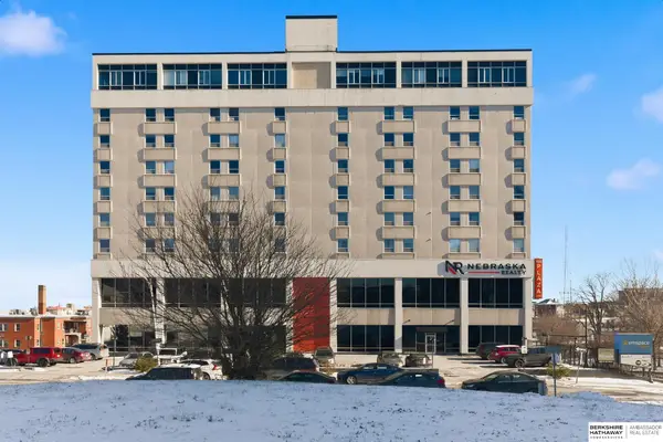 105 N 31st Avenue #302, Omaha, NE 68131