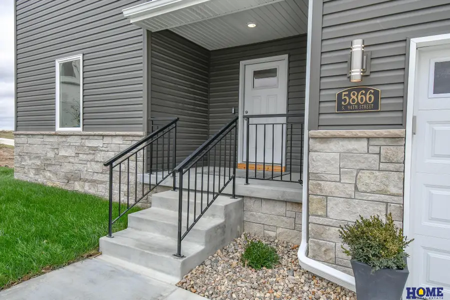 5866 S 94th Street, Lincoln, NE 68526 - #3