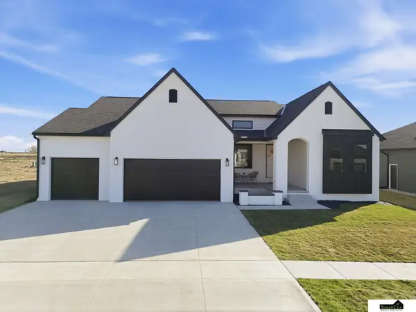 8811 Dragonfly Lane, Lincoln, NE 68526