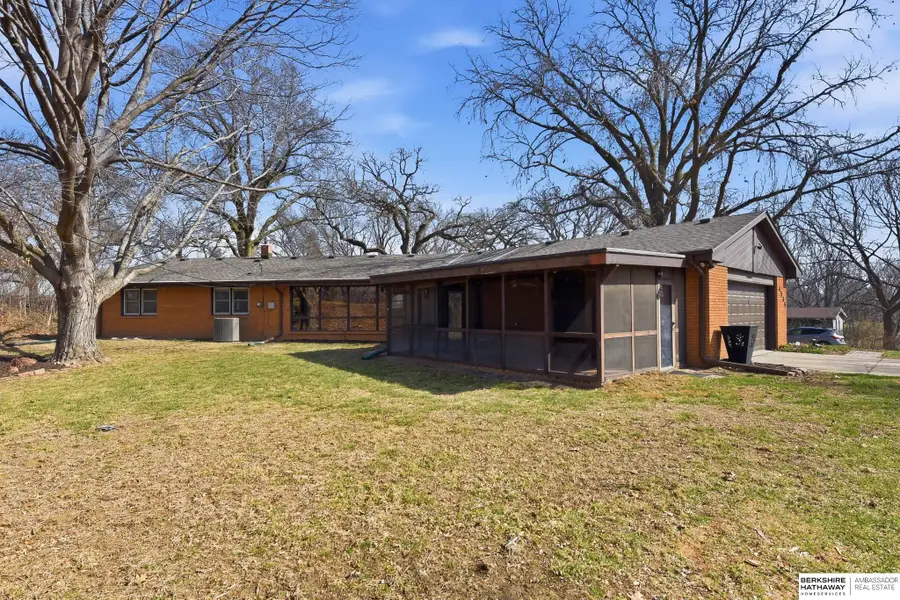 4535 Manchester Drive, Omaha, NE 68152 - #3