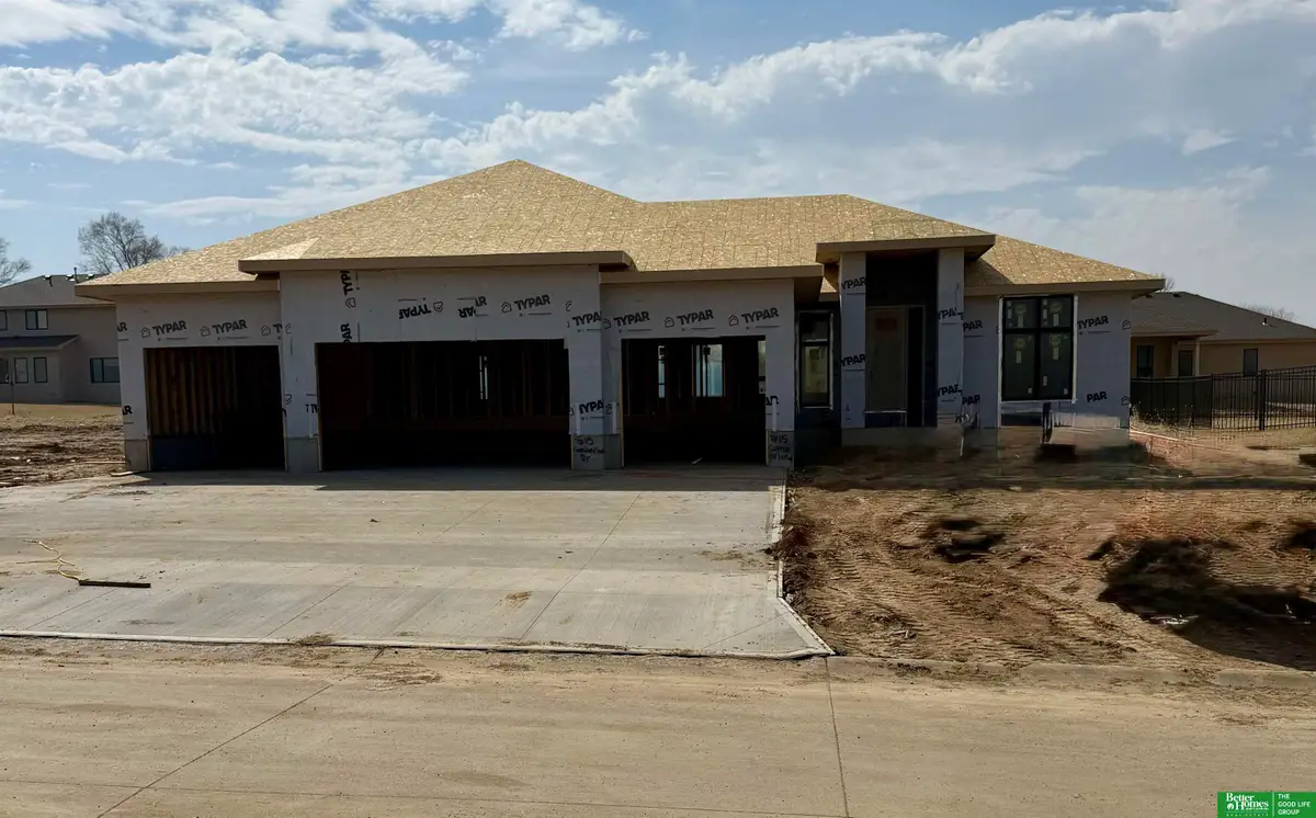 9815 Cumberland Drive, Papillion, NE 68046 - #1