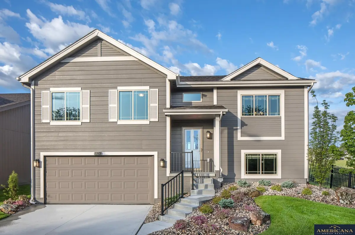 7918 N 113 Avenue, Omaha, NE 68142 - #1