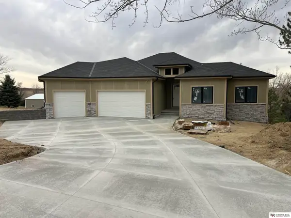 18400 Nicholas Road, Plattsmouth, NE 68048