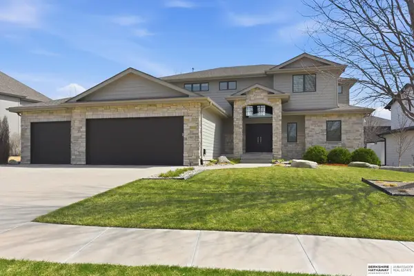 1901 S 220th Avenue, Elkhorn, NE 68022