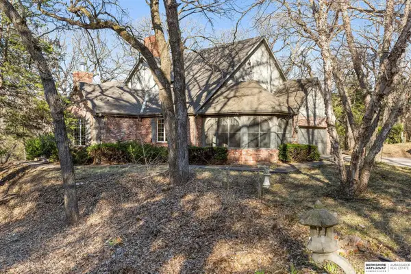 20605 Meadow Ridge Drive, Springfield, NE 68059