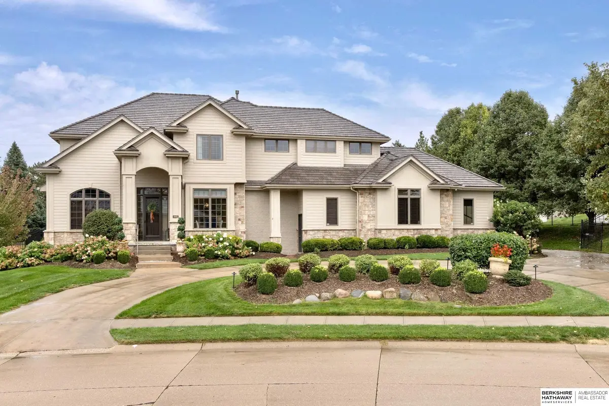 805 N 132 Avenue, Omaha, NE 68154 - #1