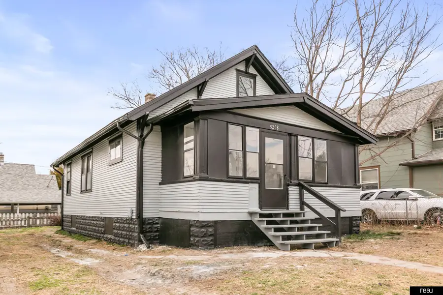 5208 N 28th Avenue, Omaha, NE 68111 - #2