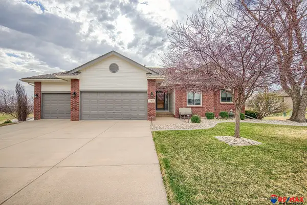 17801 Sawgrass Circle, Omaha, NE 68136